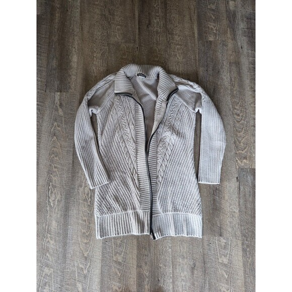Venus Cardigan - Picture 1 of 3